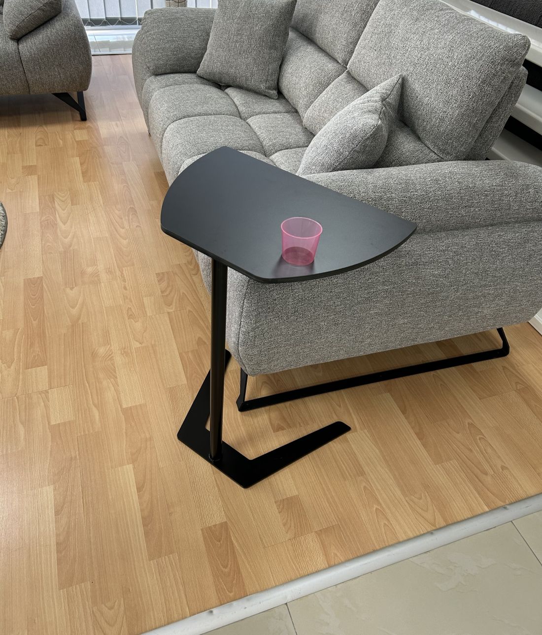 AT-07 — Arm Table Ahikos