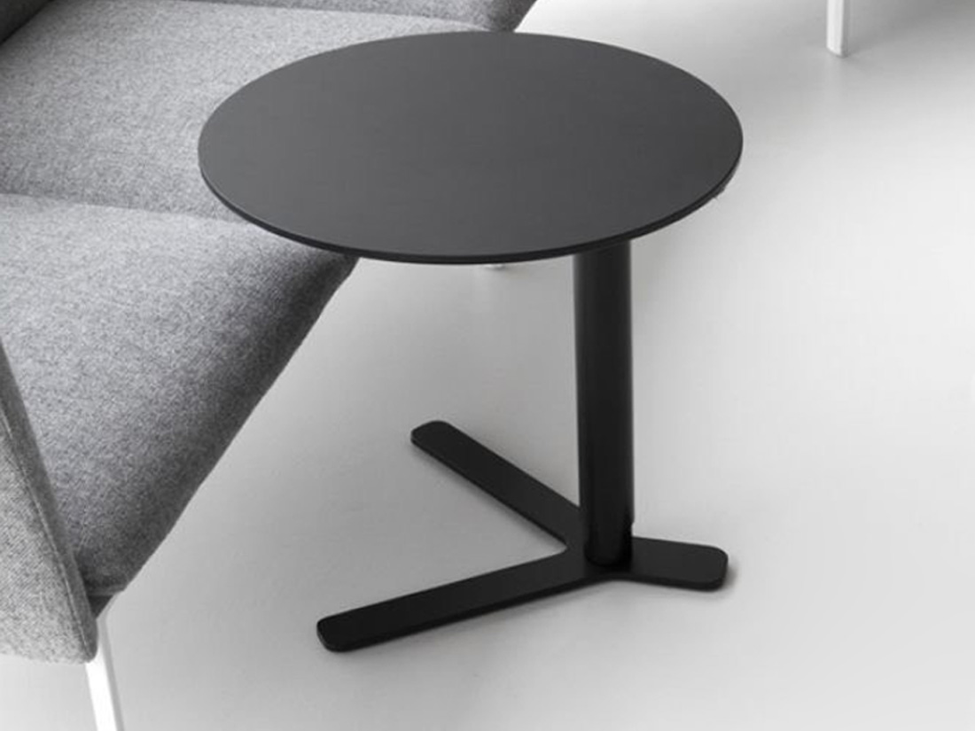 AT-03 — Arm Table Ahikos